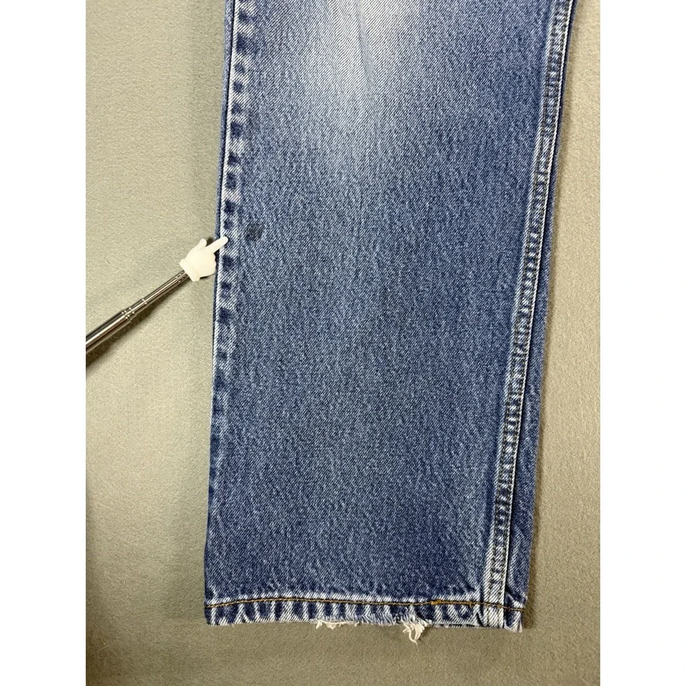 Levis tag reads